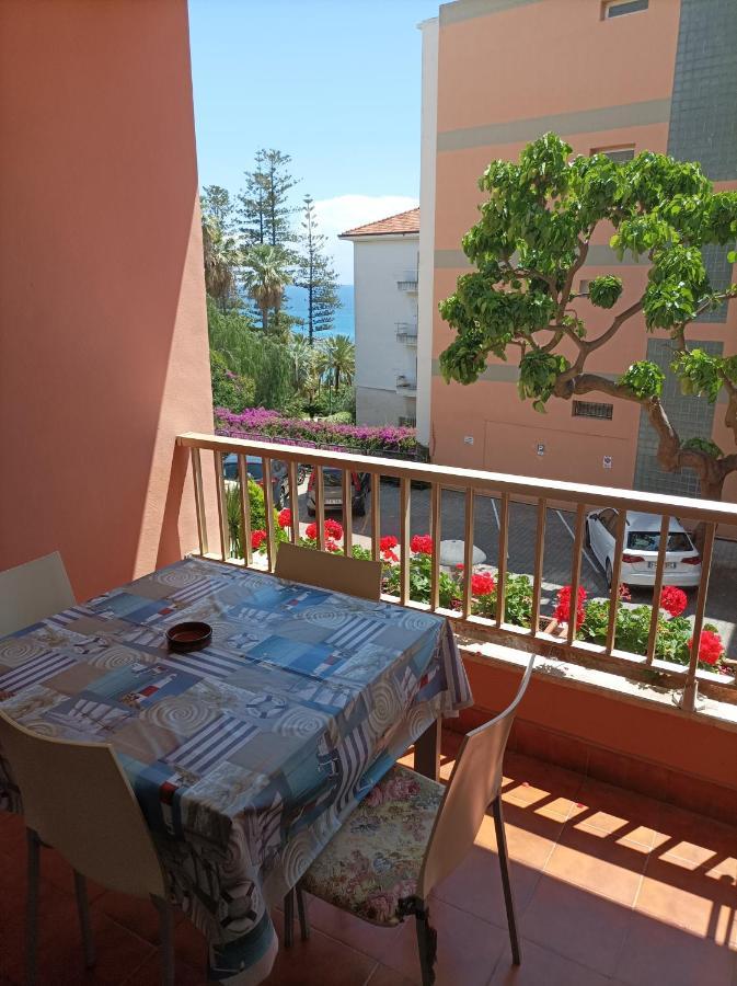 Petit Avec Classe San Remo Kültér fotó